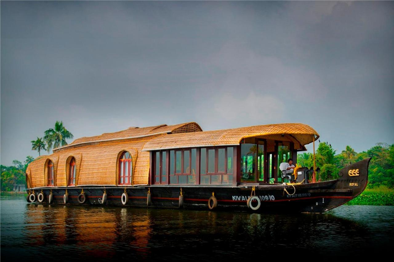 Hôtel Punnamada Luxury Houseboat à Alappuzha Extérieur photo